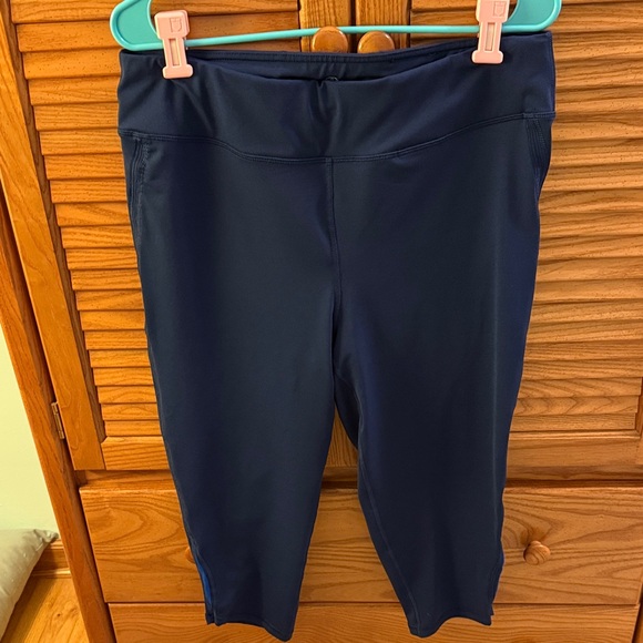 GAIAM Navy Blue Capris Leggings Size 1X - Picture 1 of 7